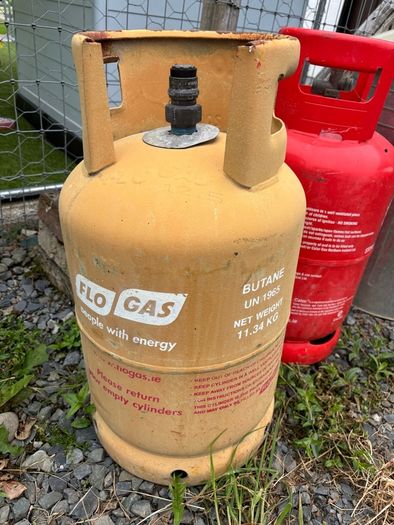 full gas cylinders