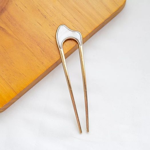 Hair pin never worn
