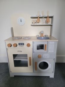 Children's Play Kitchen