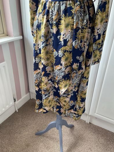 dress Bnwt ichi dress navy floral print dress size small 10/12