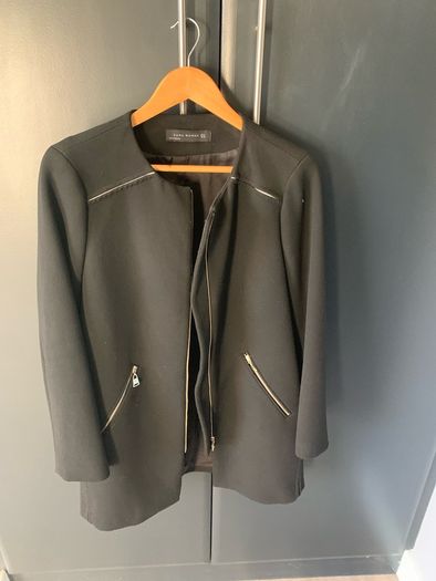 Zara Black Zipped Coat