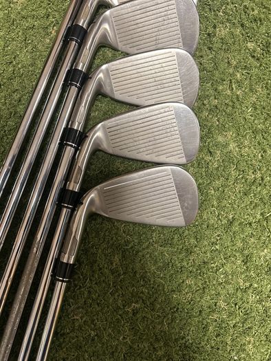 Taylormade Sim 2 Max irons