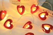 Warm White Wooden Heart String Lights, 1.5m 10 LED Battery Powered Fairy Lights for Valentine's Day Wedding Mother's Day Anniversary Decor, Indoor Decorative String Lights (Red)