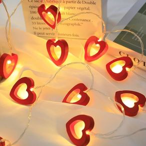 Warm White Wooden Heart String Lights, 1.5m 10 LED Battery Powered Fairy Lights for Valentine's Day Wedding Mother's Day Anniversary Decor, Indoor Decorative String Lights (Red)