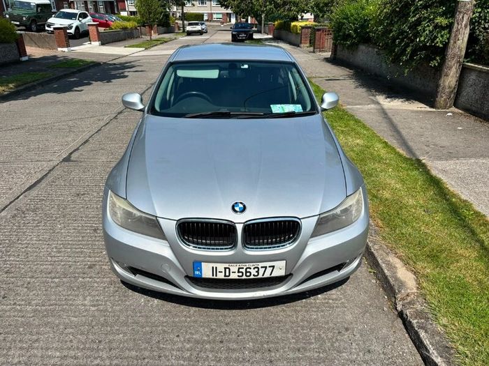 BMW 3-Series 2011