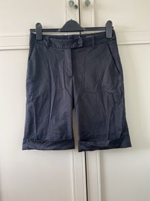H&M black knee shorts