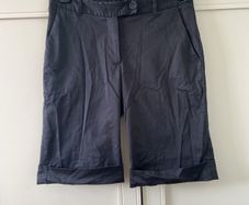 H&M black knee shorts