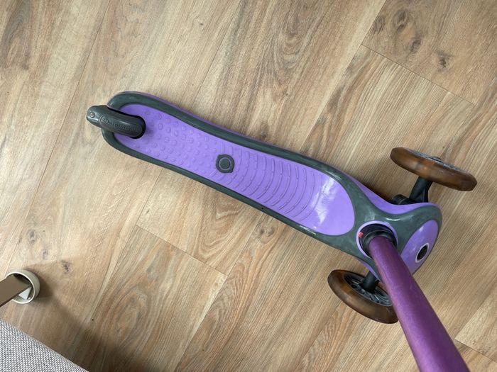 globber scooter with light on wheels