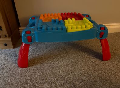 Mega Bloks Build 'n Learn Portable Activity Table