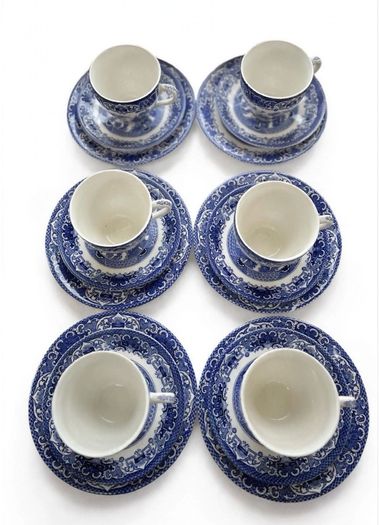 vintage blue willow