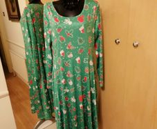 Women's Christmas Dress Reduced Nwot Size 18