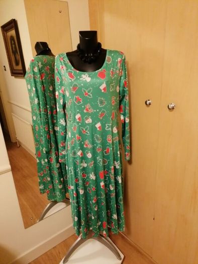 Women's Christmas Dress Reduced Nwot Size 18