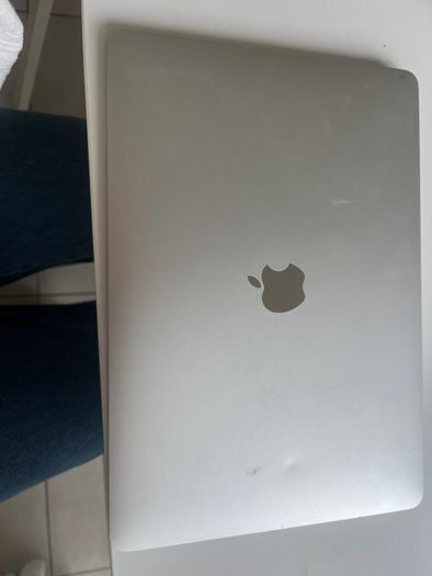 MacBook broken screen