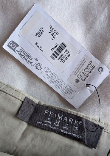 Pleated skirt size 4 BNWT