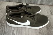 Nike Trainers - UK 9