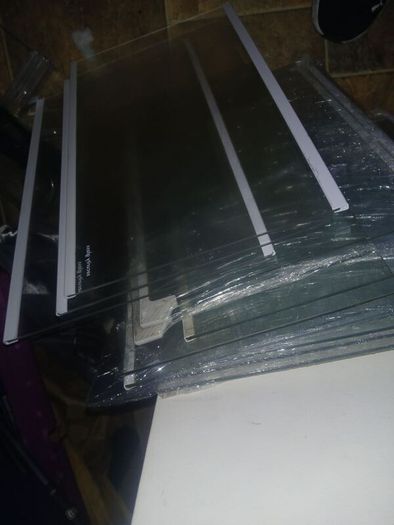 20 fridge shelves lot