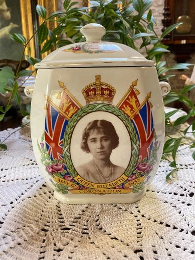 Vintage collectable biscuits barrel