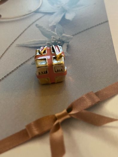 Pandora charm Present gift box with heart and pink ribbon Charm New