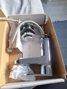 Final Reduction Deva Adore Mono Basin Mixer with Clicker waste New in box