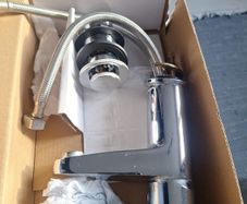 Final Reduction Deva Adore Mono Basin Mixer with Clicker waste New in box