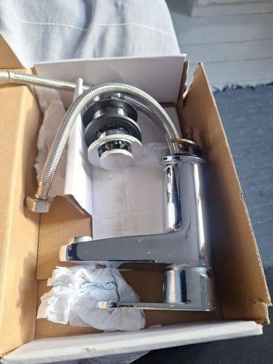 Final Reduction Deva Adore Mono Basin Mixer with Clicker waste New in box