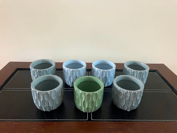 Green shade ceramic flower pots (2 lots)