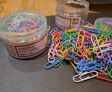 160 coloured Paper clips