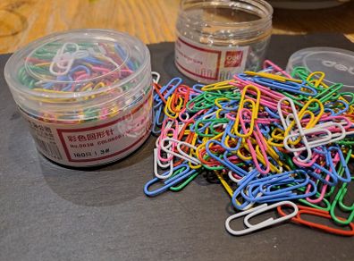 160 coloured Paper clips