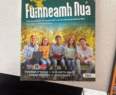 Fuinneamh nua LC Irish book