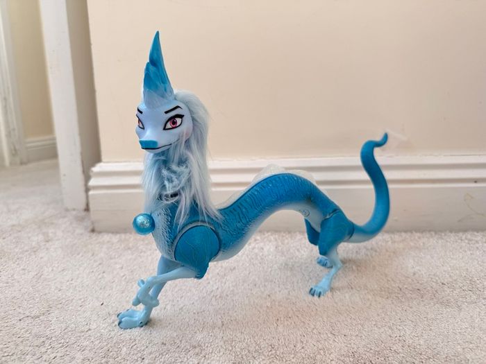 Disney store Raya And The Last Dragon Sisu Dragon Lights & Sounds figure Lenth approx. 35 cm. Used PLease see photos