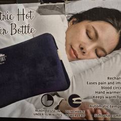 Electric hot water bottle