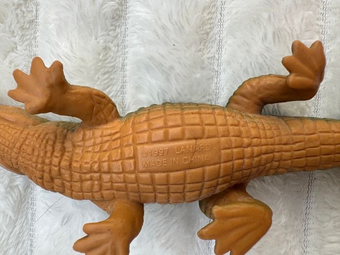 Vintage 1997 Lanard Alligator Crocodile Action approx. 6" Used Please see pictures