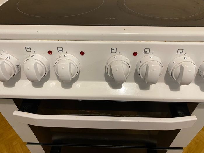 Freestanding Electric Cooker / Oven