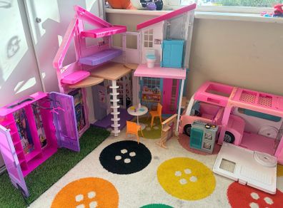 barbie malibu house and campervan