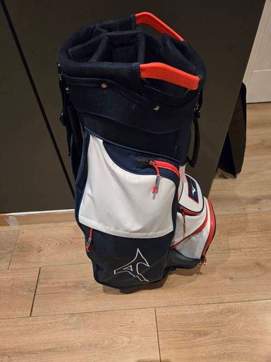 Mizuno Lightweight Cart Bag less than 12mths old