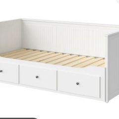 Ikea Hemnes Day Bed (white)