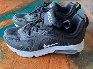 Nike Air 200 size 4.5