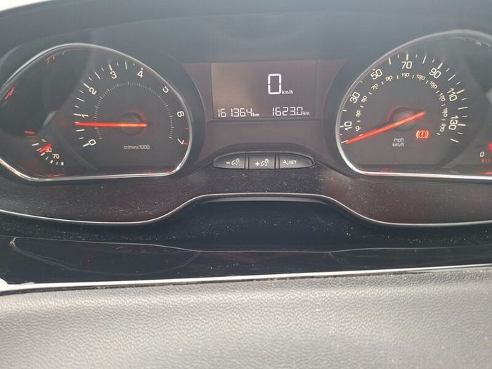 Peugeot 208 2014