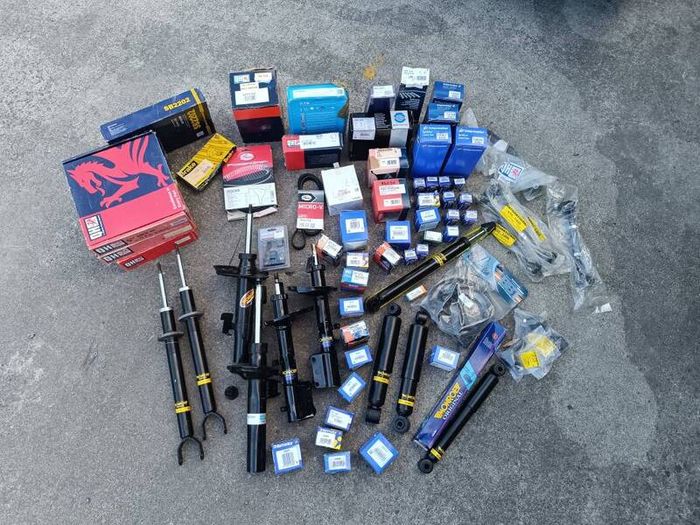Car parts, of all kinds (clutches, pressure plates, discs, shock absorbers, etc.)