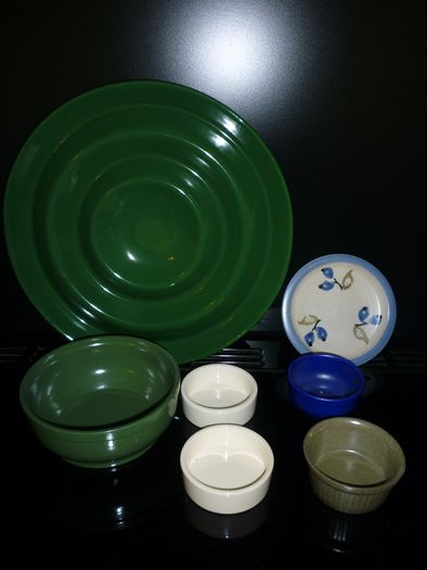 Giant Serving platter, Ramekins, Bowls, Dish. Plate. Moville. 8 ITEMS