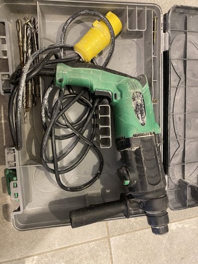 Hitachi DH24PB2 Rotary Hammer Drill + Case + Bits