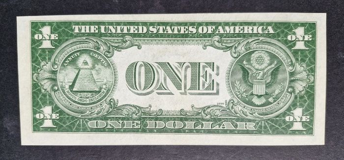 1935 A 1 one dollar Silver Certificate Washington note UNC