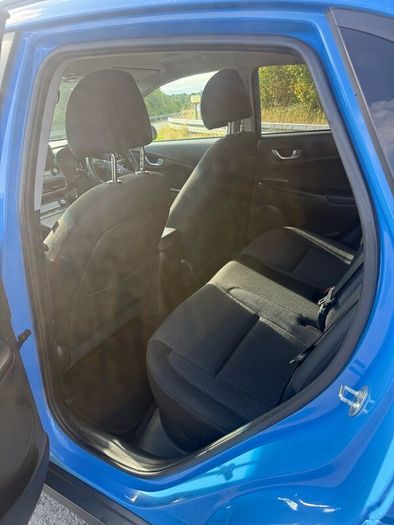Hyundai kona EV premium 2022 64kw h long range now