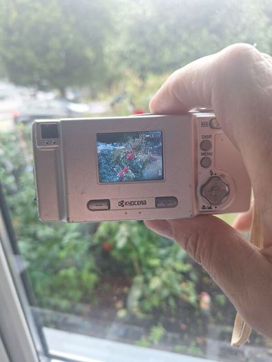 kyocera finecam l3 digital camera with batteries + 2gb card