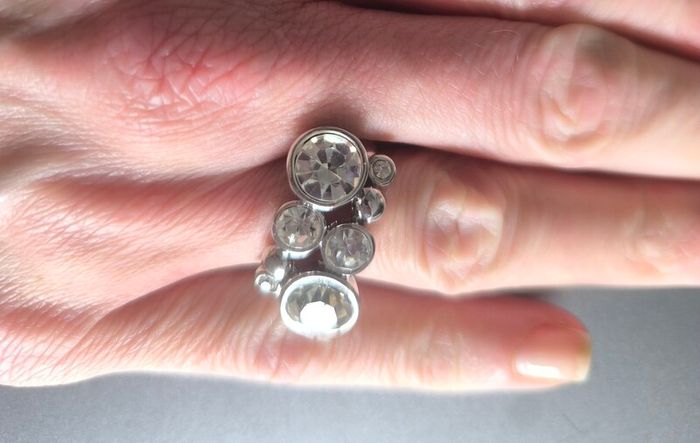 Ring. Sparkly art deco ring. size 9. Stainless.