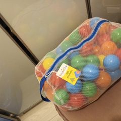 Brand new 100 play balls
