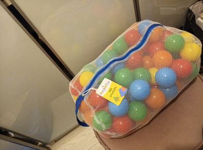 Brand new 100 play balls