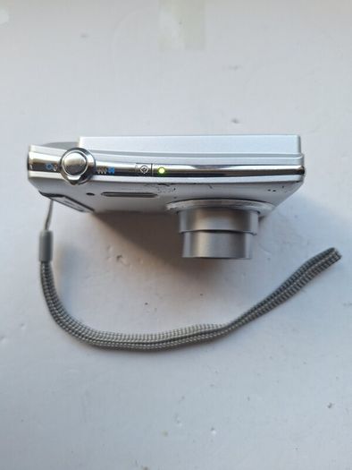 Traveler Super Slim digital camera