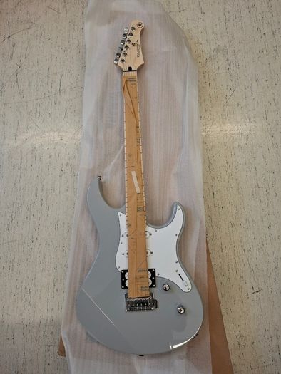 Yamaha Pacifica PAC112VM