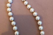 Lovely pearl necklace